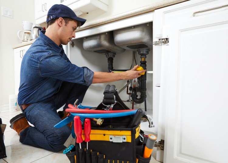 The Main Advantages Of Hiring A Professional Plumber 1 200cbbfe119efcfa0e4b514f9844c4835f8e2ff5103160b59bdc07422d58a2bb