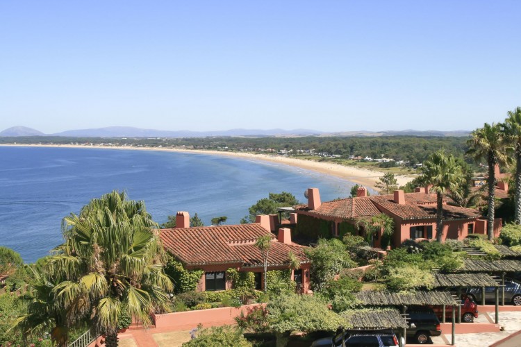 5 Things To Know About Buying Property Overseas 2 835d82026b9f656ea904543872ec2bfc010f3fe8f40736fc4d1f000c096a1a16