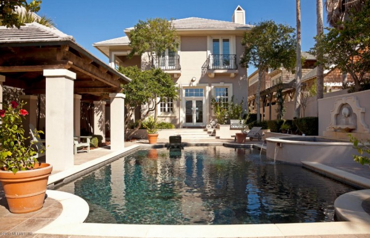 8abda307fe71b714c2a36dbf004a32c2d562fee7f9b86dd4302610145a21daa5