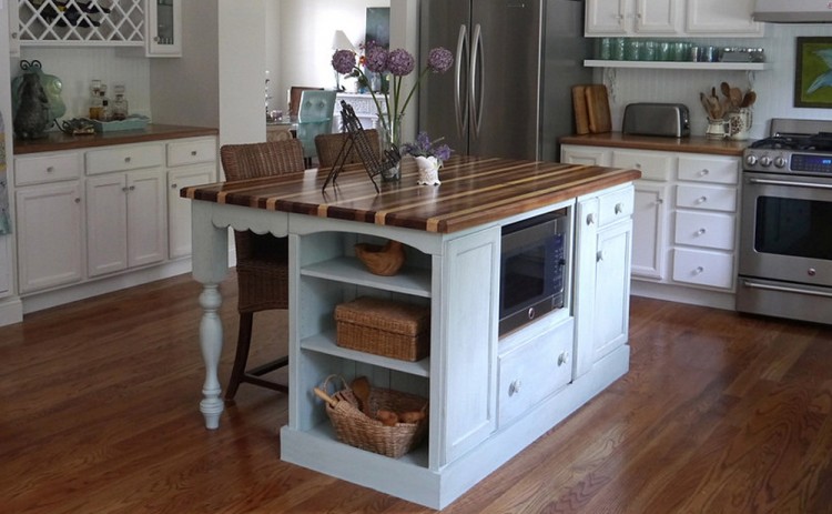 How to Get That Classic Farmhouse Kitchen Look 3 90c1a70727b4c0ce39e1d4b67fcfe8128a6f1201940a060f2c3b7c02afa2e9aa