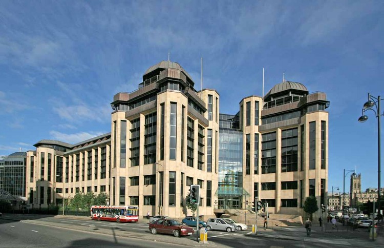 Scotland Now an Overseas Property Hotspot 3 98cab135e25fb8458903b991439dff75cfd471d92d8bece52a4acd1d9039c535