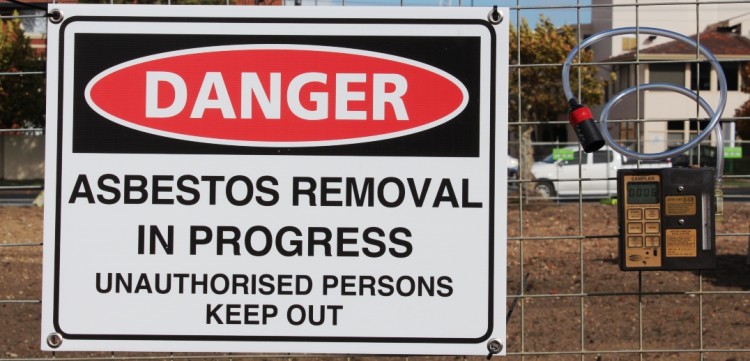 Why Asbestos Monitoring is So Important 2 9b657e0ef4dbaca31d4a1b6b0d61534b3efd166c3d7344546d8d9c500ead9662