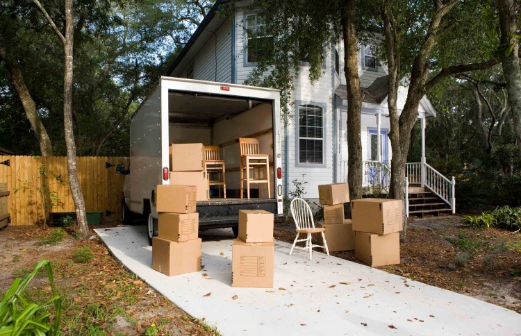 4 Ways Hiring Professional Movers is Better Than DIY 1 a265c9fd4dda9ecb1659473fa1abb684e2b0a29182b351fda8a621559b59b66c