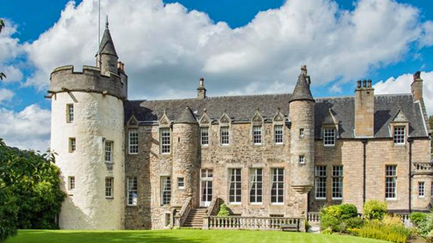 The Five Most Expensive Homes for Sale in Scotland 2 e730d93ea17c83f4253050f327b52e981720080bd63106acf49c99fc78efbdc4
