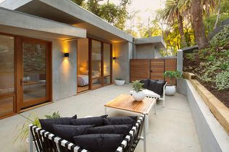 f8e6f4942abce88b948a17d7379e792a2a3da3c110cadbc0d356d2ef5a50e286