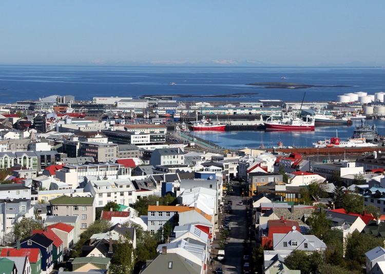 fafa8a13d62a1a044dde55ec08a9f35e988cd94808f5bd44098521ff3c500533