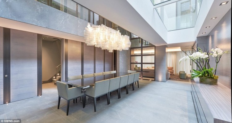 Why does the luxury Mayfair property market continue to attract buyers and investors? 2 ff7721e2712194296daab8d478ac32e29a72aa5fadd0e5625034fdafc32a4d19