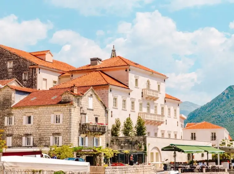 Property Guides 85 Montenegro