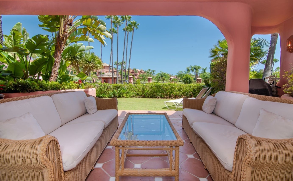 Striking Frontline Beach Apartment 1 20190809 dsc 6409 hdr 2 3 2