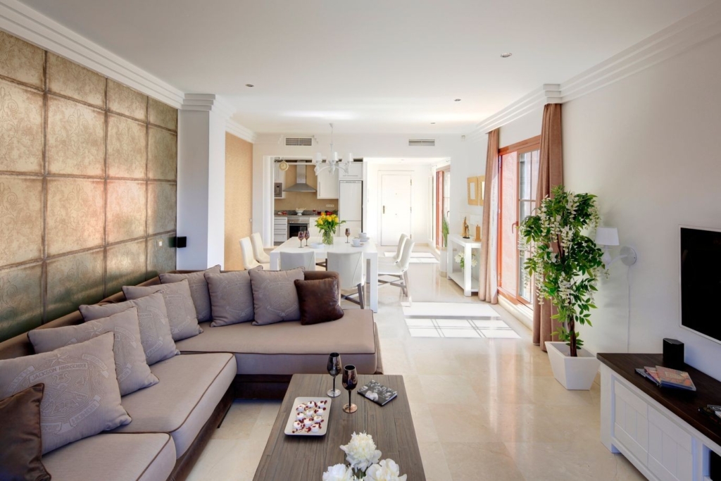 Penthouse with Stunning Views in Benahavis 1 2094 030 1 2 f 10610