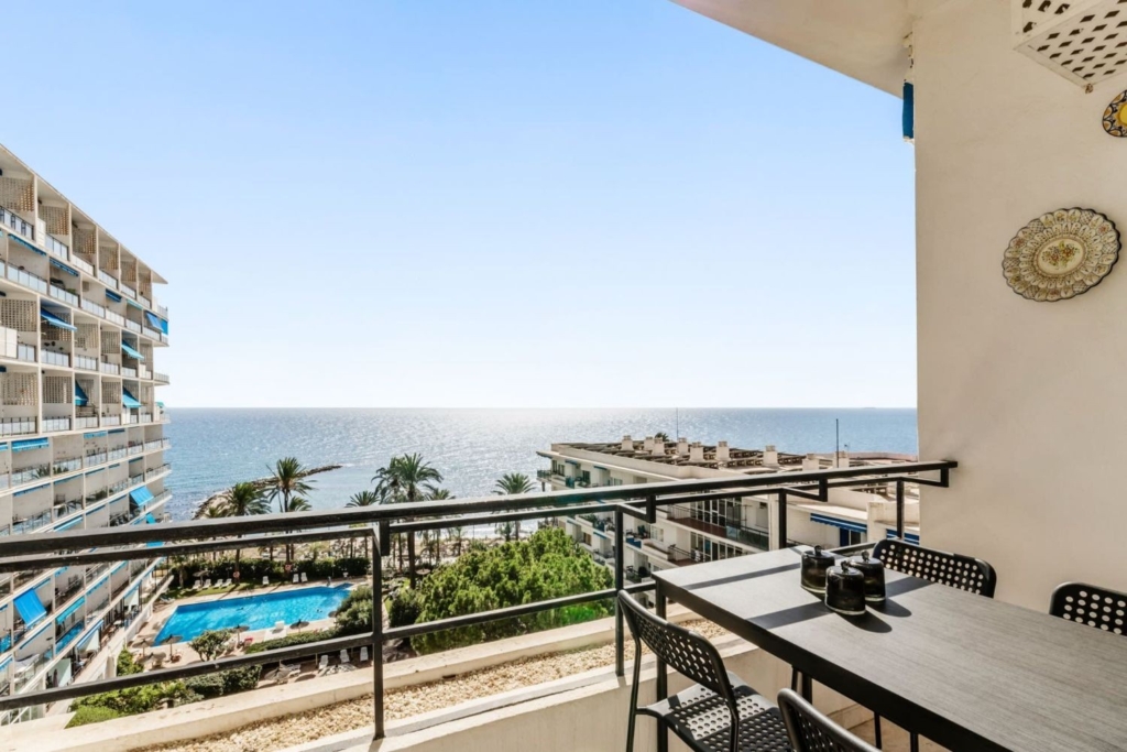 Beautiful Fronline Beach Apartment in Marbella Centre 1 8c45b e052a 81c8b dfb98 e635c 66a75 aa84a 4a79d