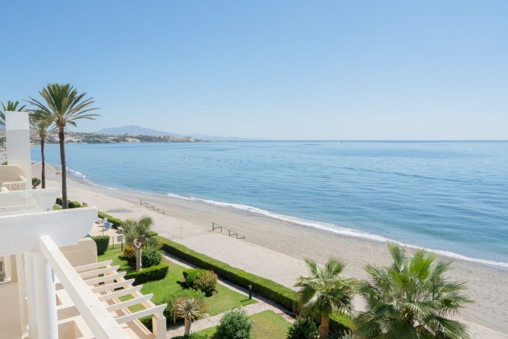 Elegant Front-line Beach Penthouse 1 a746565