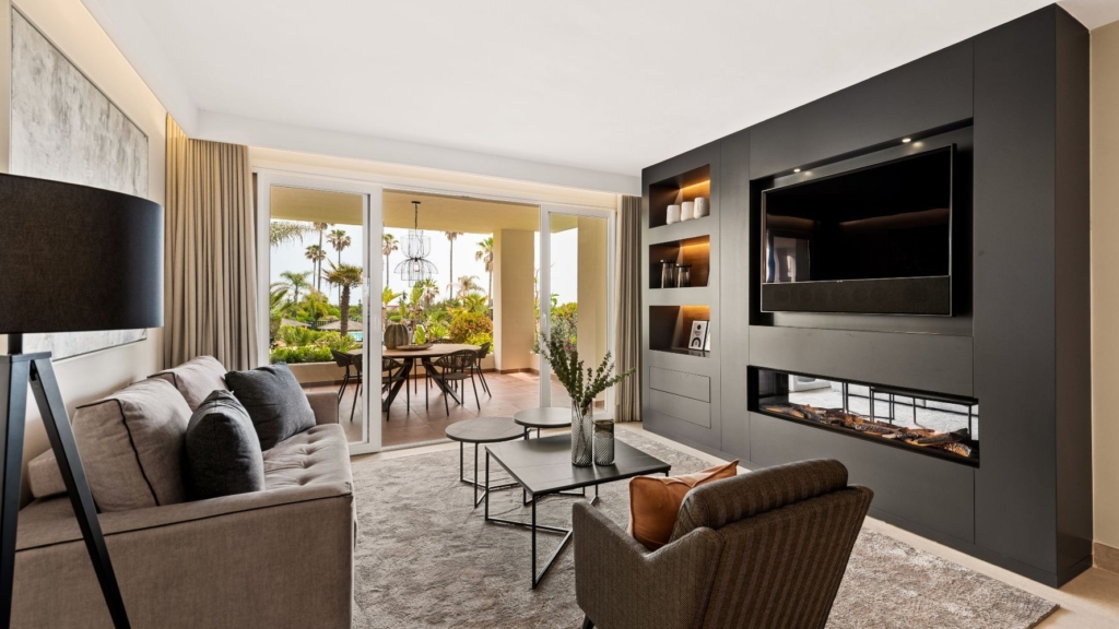 New Golden Mile Front line Beach Renovated Apartment 1 bahia velerin bajo 15 1