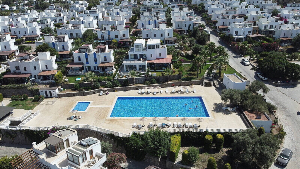 Luxury Villas with Private Gardens and Sea Views in Bodrum 1 dis 1 2 15