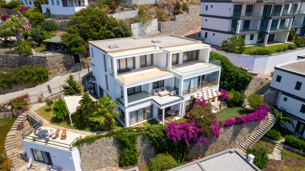 Luxury Seaside Apartments with Private Pier in Bodrum 1 dis 7 2 19