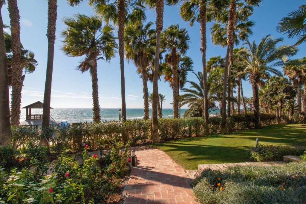 Golden Mile Beachside Apartment 1 mg 0702 1
