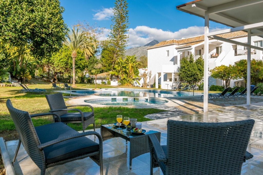 Prime Location Luxury Community with Investment Opportunity 1 terrazas sierra park pool 11 kopia 1
