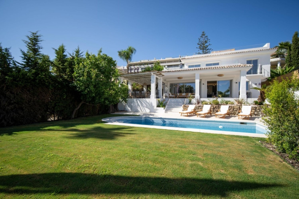 Brand New Modern Villa with Unobstructed Views over Las Brisas Golf Course 1 64d2c847 3fc0 457c a931 637b59950c27