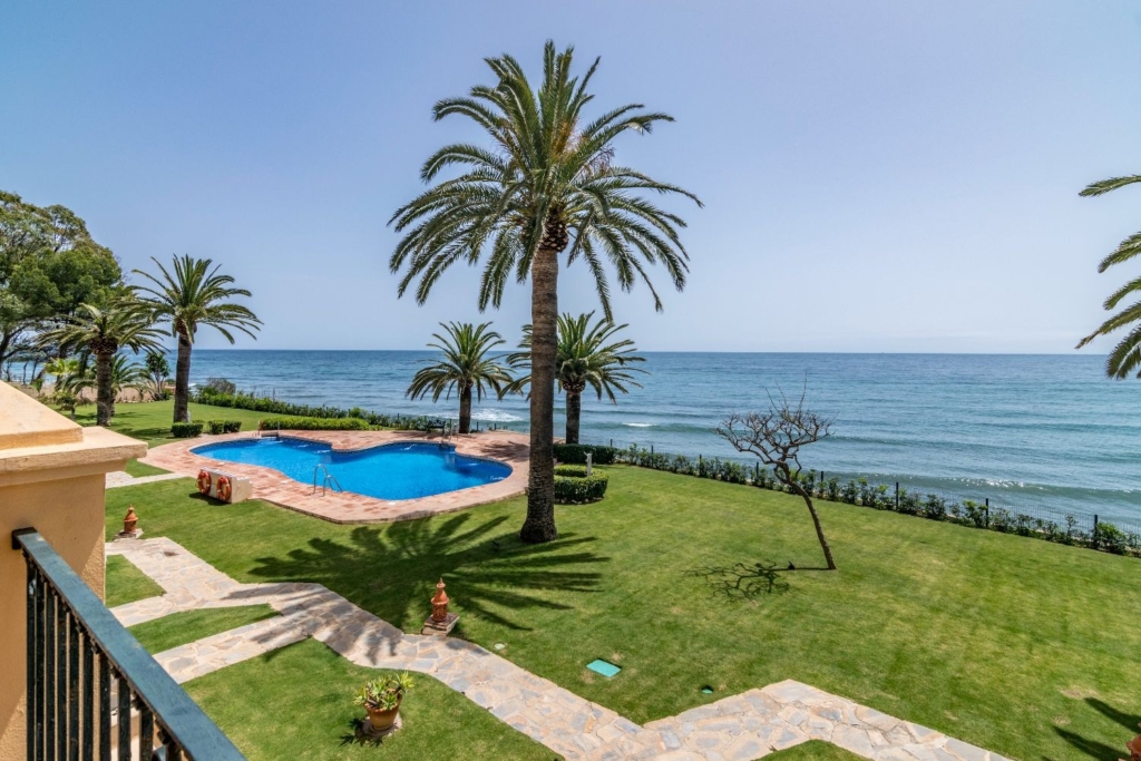 One Of A Kind Frontline Beach Townhouse 1 dsc 0367