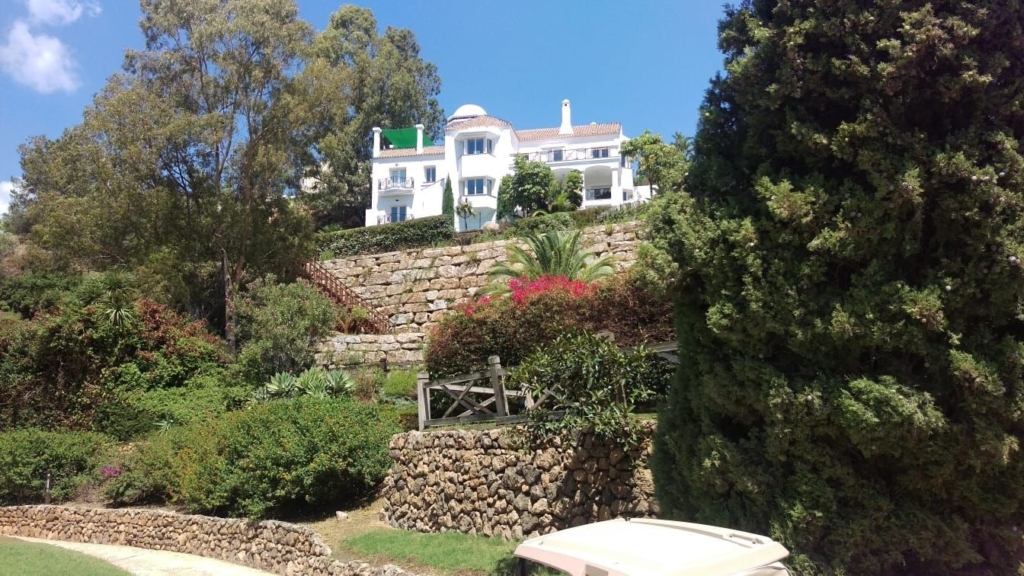 La Quinta Villa Under Market - Amazing Reform Potential 1 img 20200212 wa0001 1