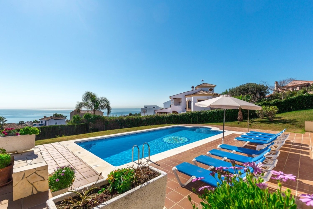 Villa With Wonderful Views In La Alcaidesa 1 img 3666