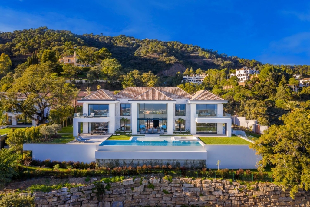 EXCLUSIVE NEW BUILT - IMPRESSIVE AND IMPOSING VILLA IN BENAHAVIS 1 mmp 1825300