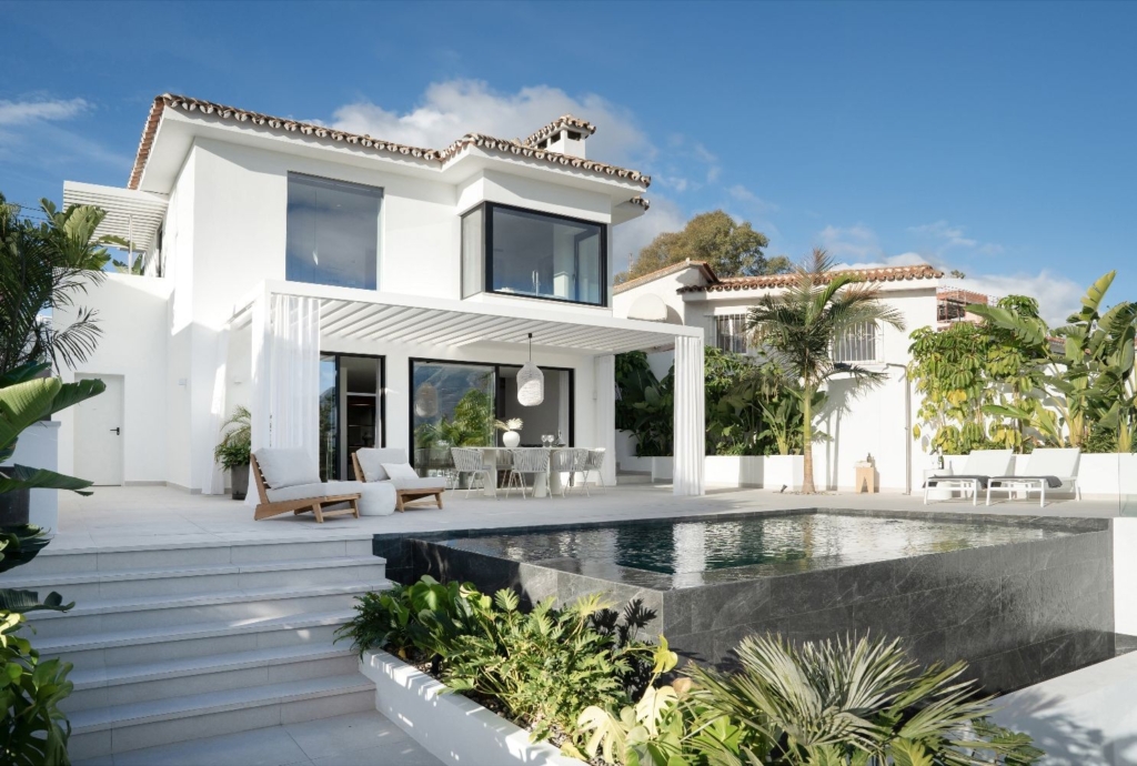 Exceptionally Reformed Villa Walking Distance to Puerto Banus and the Beach 1 nf villaama 1