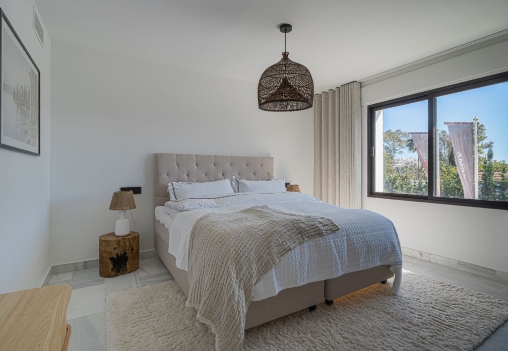 Spacious & Bright Newly Renovated Villa In Nueva Andalucia 1 nf villabaoli 15 1