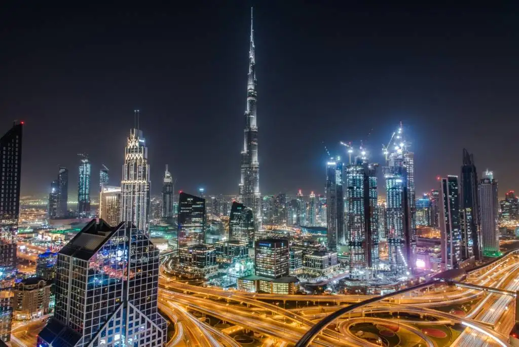 Discover Paradise: The 6 Best International Destinations for American Expats 2 Dubia city iconic building