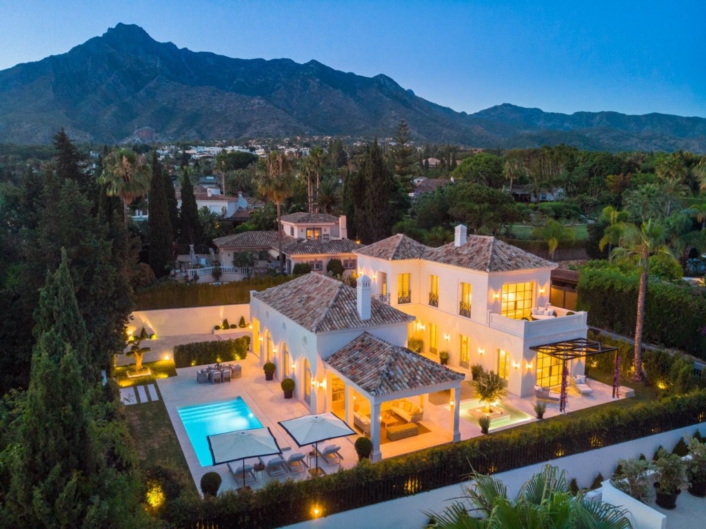 Brand New Classical Design Villa In Nagueles 1 spca visual marbella hdr 0001 copy 4 hdr edit