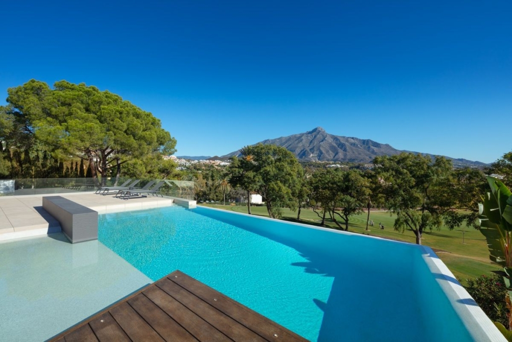 Splendid Frontline Golf Villa Located in the Heart of the Golf Valley 1 spca visual marbella mg 4637 edit