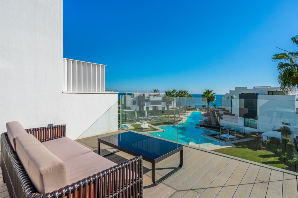 Luxury Frontline Beach Residence in Estepona 1 the island 29 5