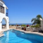 villa sale herrojo pool house views