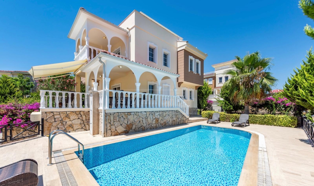Exquisite 4-Story Villa with Sea and Mountain Views in Alanya 1 2 3