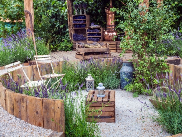 Eco friendly pallet garden