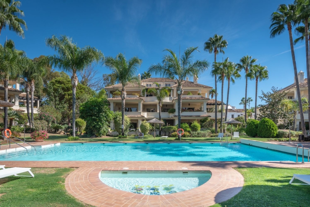 Outstanding 3-bedroom Duplex Penthouse in the Highly Desirable Las Alamandas 1 dsc 2418