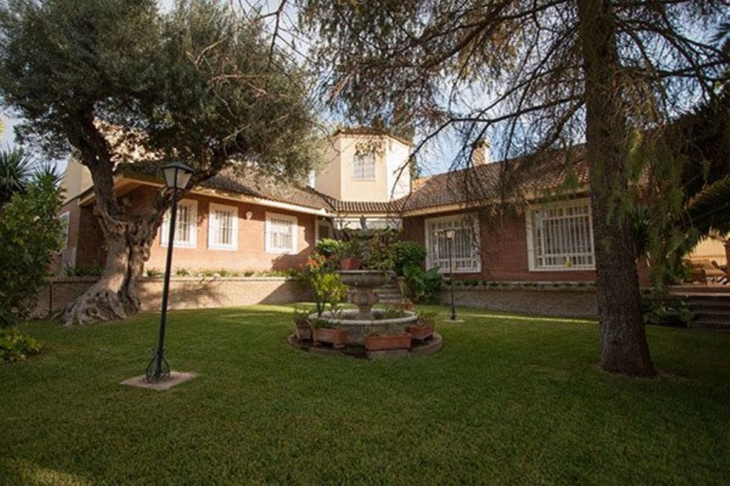 Alcala de Guadaira 1 front xlarge 6
