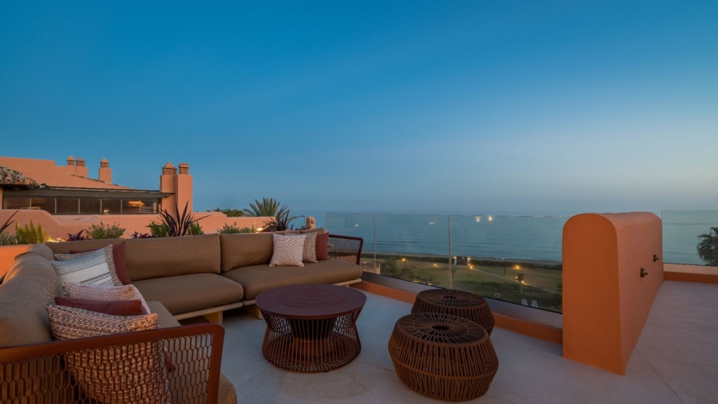 An Outstanding Frontline Penthouse - Marbella 1 la morera 521 hd 18