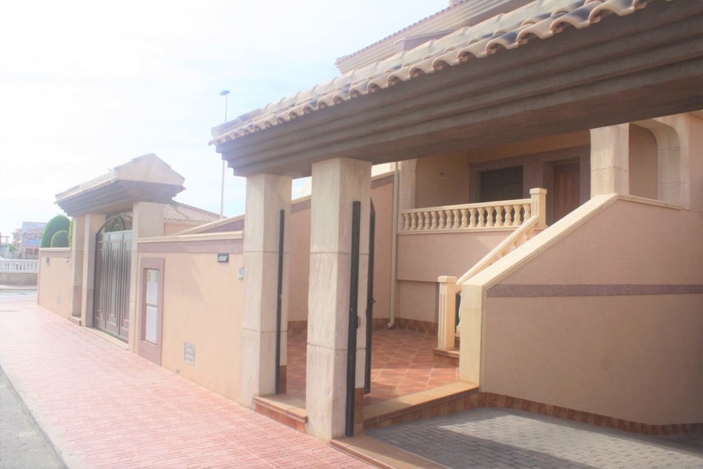 Los Altos 1 0f16858adfbf66c36cd7 xlarge