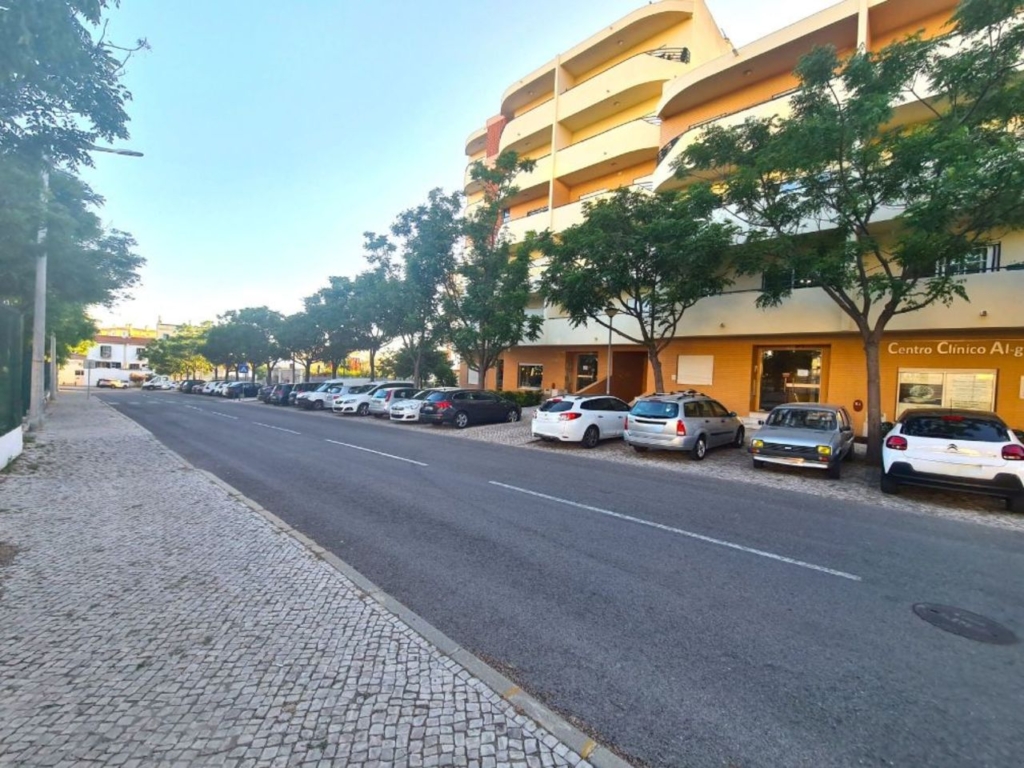 Loule 1 20230504 194201 xlarge