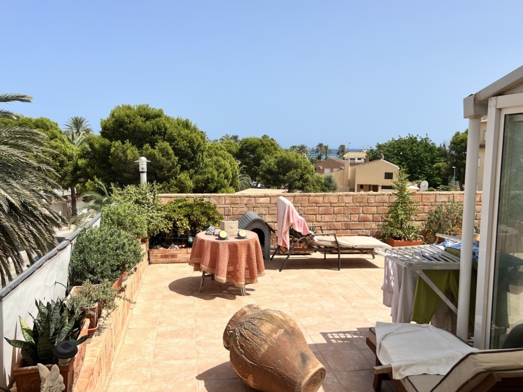 La Zenia 1 2c243c59adcf23e91658 xlarge