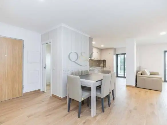 4cb8f9d0d4706c7793d0 xlarge