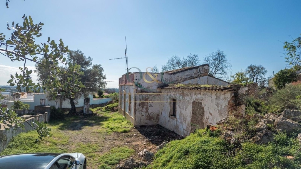 Loule 1 54bcd1b05fa7675de0a5 xlarge