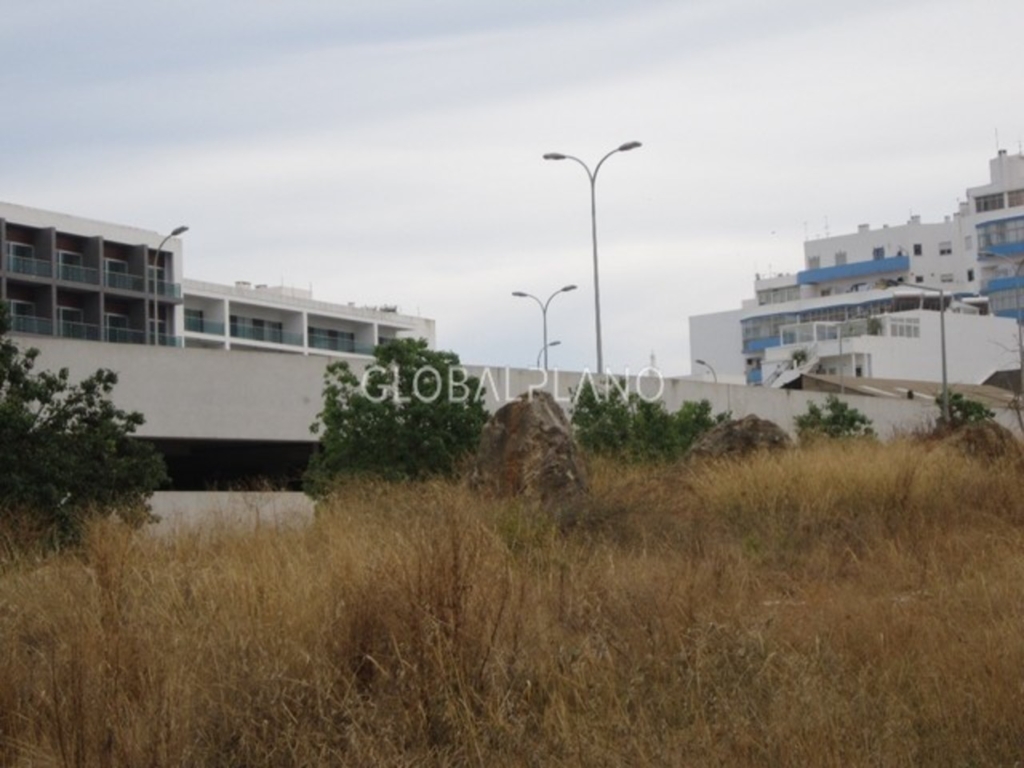Portimao 1 5c3114c6cdf01d30e729 xlarge