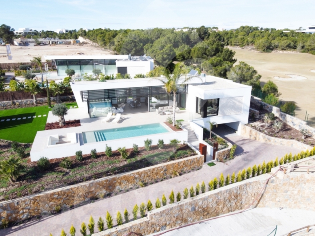 Las Colinas Golf Resort 1 7cf67bfa03c938a98207 xlarge