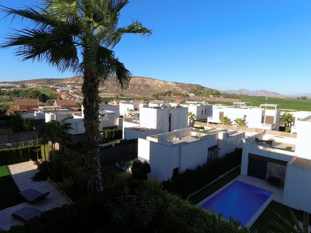Algorfa 1 8300ba23988f950f8fd7 xlarge