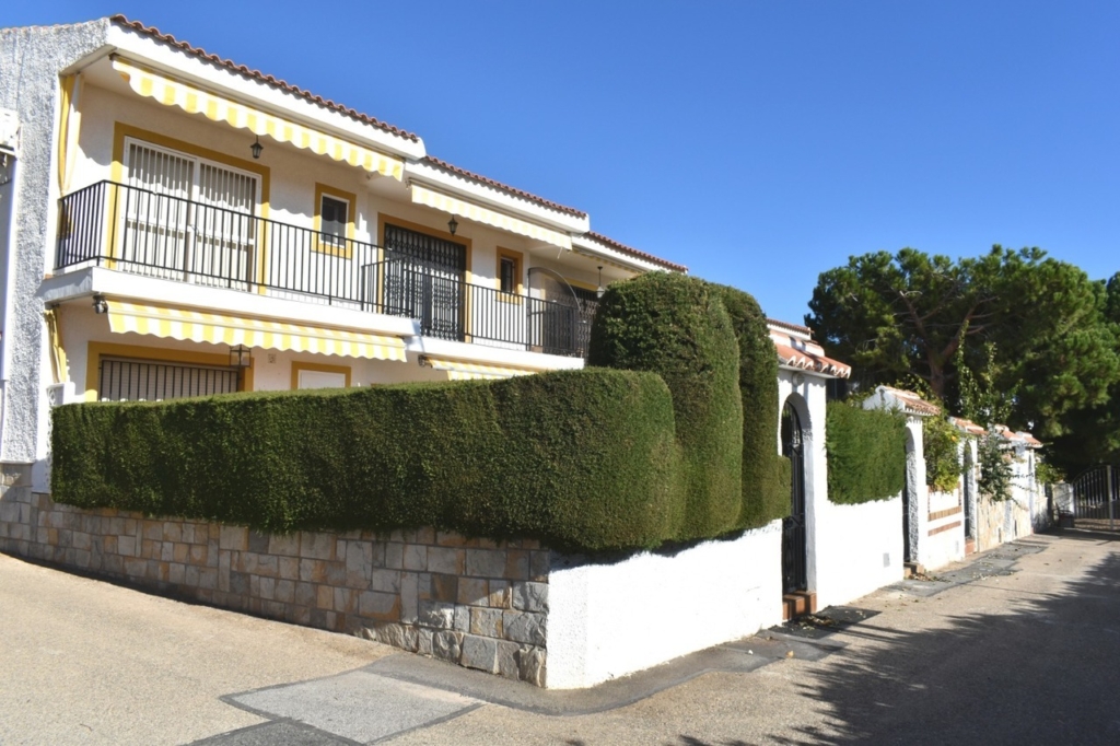 La Zenia 1 8424868411929d39ef14 xlarge
