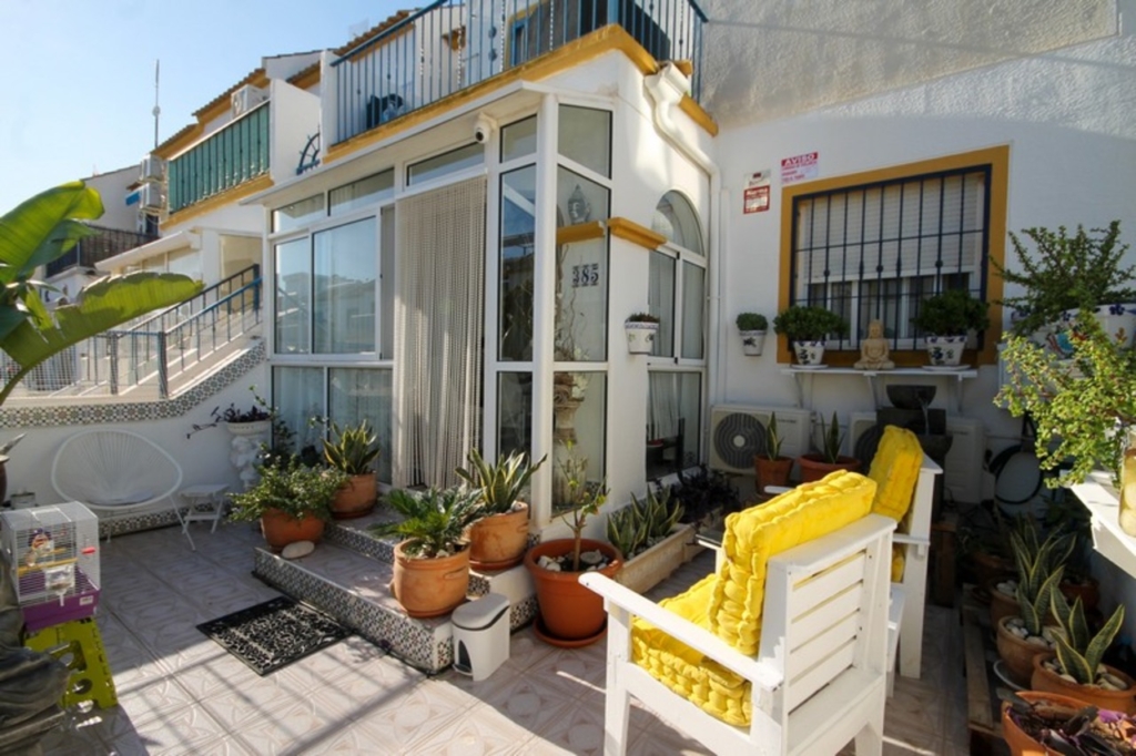 Orihuela Costa 1 8a4a0696ebd55396dd7f xlarge