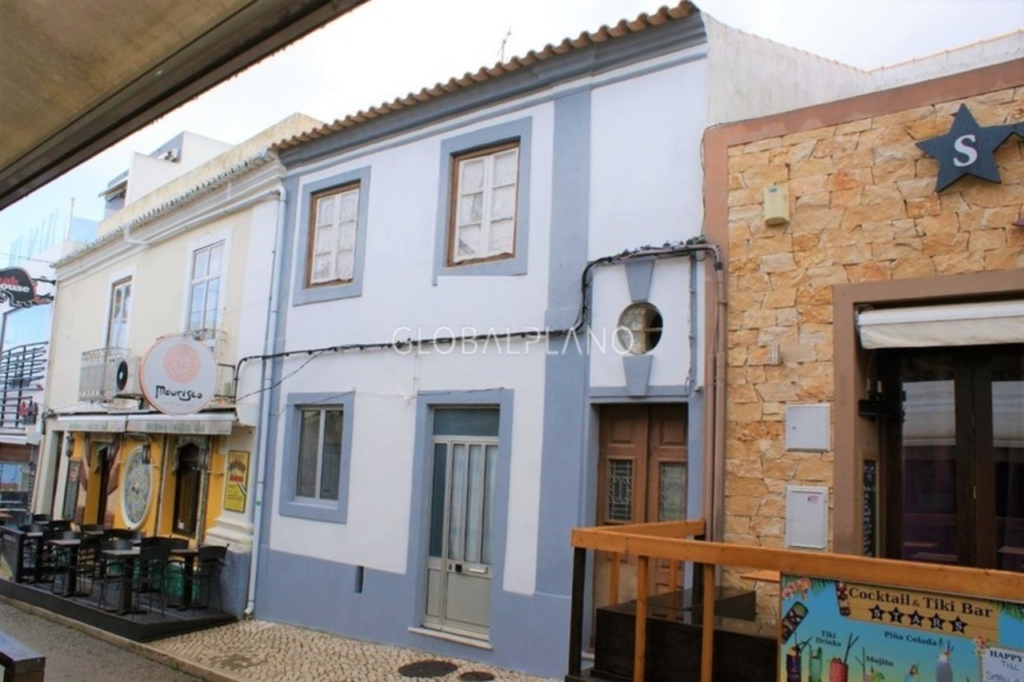 Alvor 1 8e1507c4096f6fa1558e xlarge