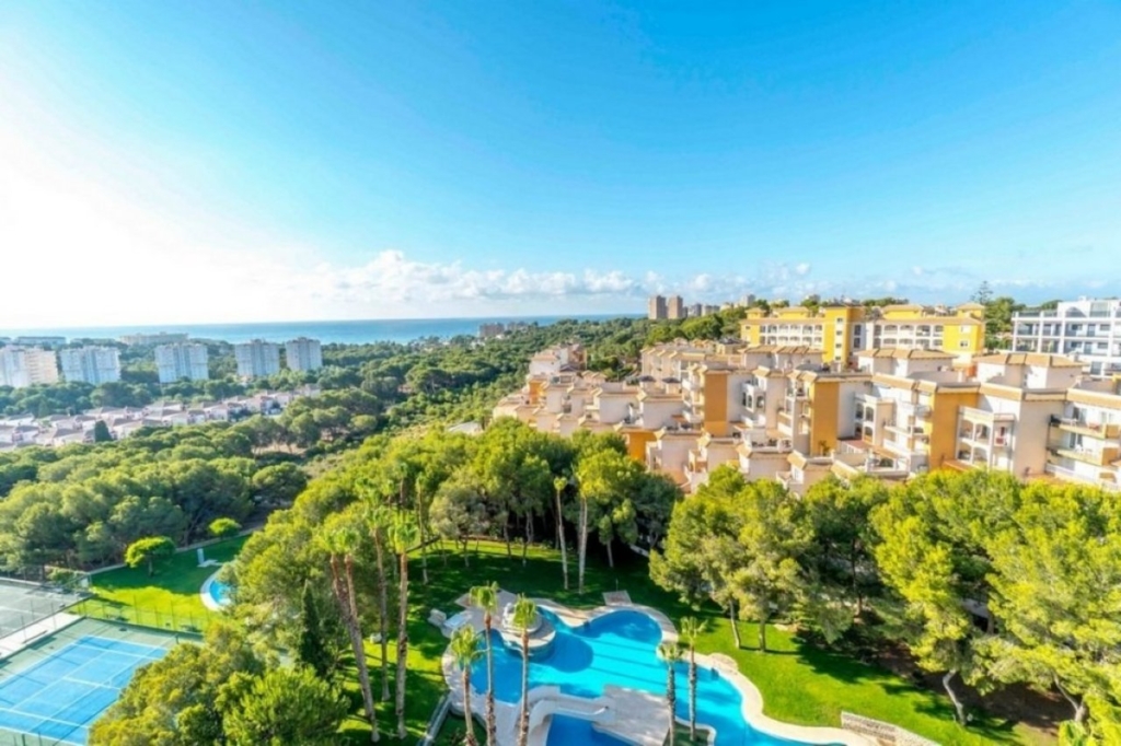 Orihuela Costa 1 8feac025cf4e8733bd0f xlarge